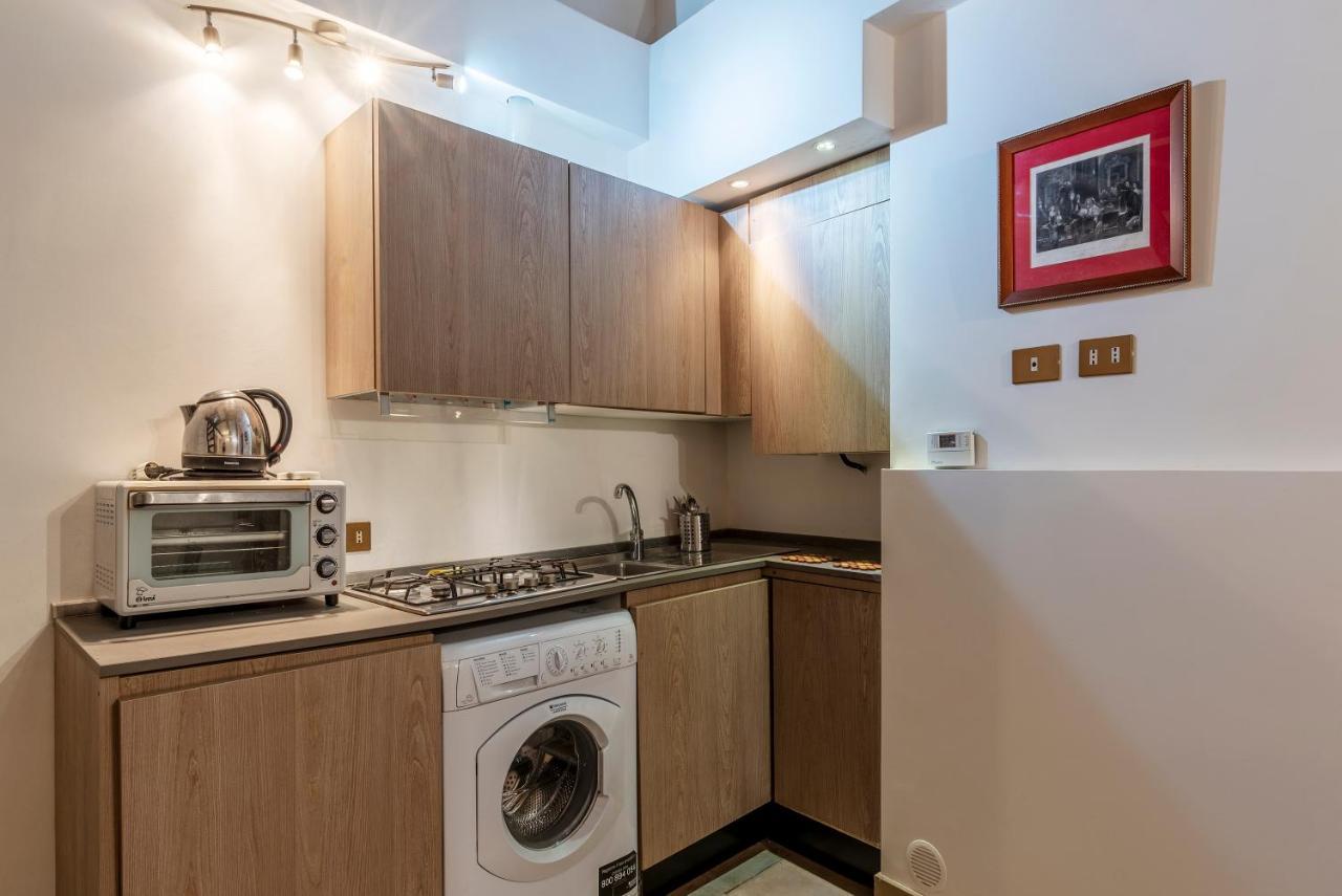 Studio Apartment *